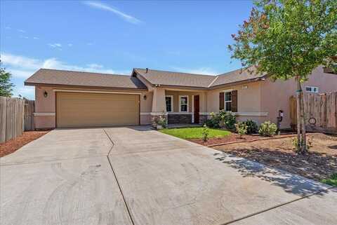 843 Creekview Street, Porterville, CA 93257