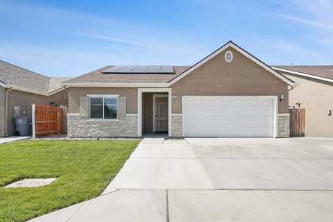 13736 Alyssum Way, Armona, CA 93202