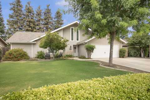 2924 S Conyer Street, Visalia, CA 93277