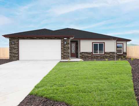 1026 N Walnut St, Woodlake, CA 93286
