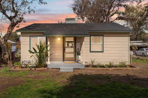 1078 E Poplar Avenue, Porterville, CA 93257