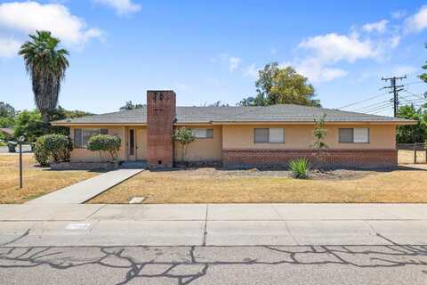 2845 W Campus Avenue, Visalia, CA 93277