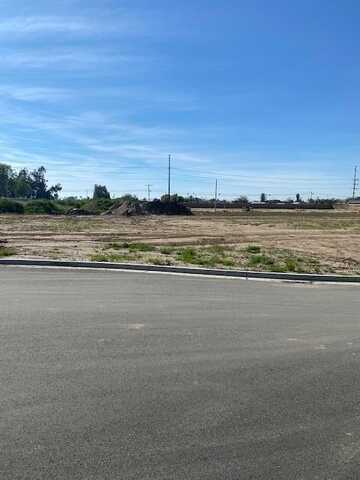 1185 S Ohio Place E, Porterville, CA 93257