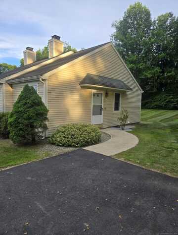 1 Cornfield Point, Woodstock, CT 06281