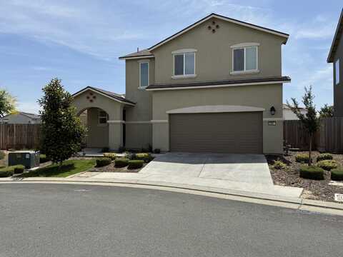 2208 S Crumal Street, Visalia, CA 93292