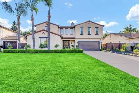 2415 N Oak Grove Court, Visalia, CA 93291