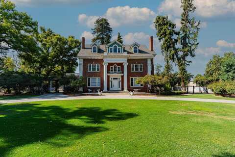 815 E Sycamore Avenue, Tulare, CA 93274