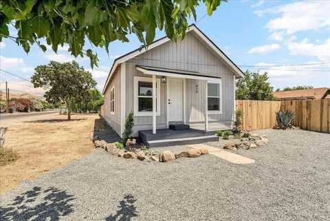 410 S Page Street, Porterville, CA 93257