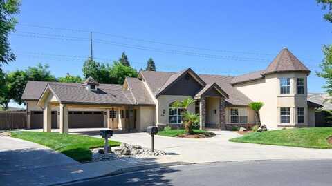 339 E Oak View Avenue, Visalia, CA 93277