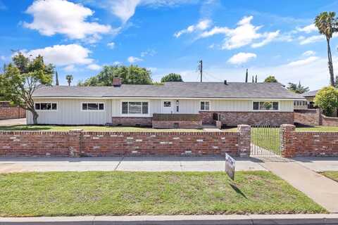 5075 N College Avenue, Fresno, CA 93704