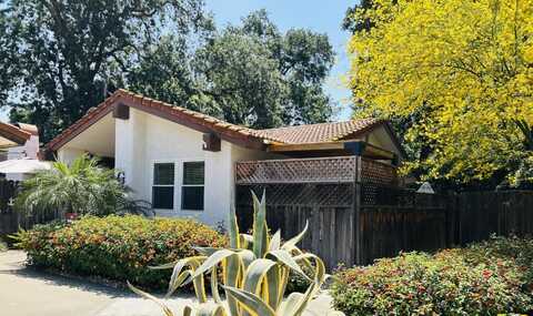3929 W Hillsdale Court, Visalia, CA 93291