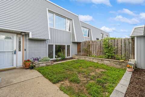 6750 School Street unit: 1013, Windsor Heights, IA 50324