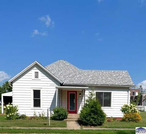 140 N Sycamore Street, Dana, IN 47847