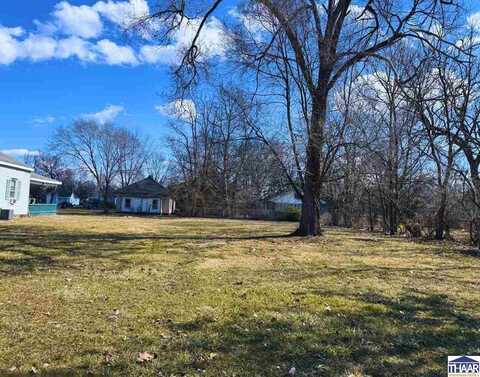 921 S 15th Street, Terre Haute, IN 47807