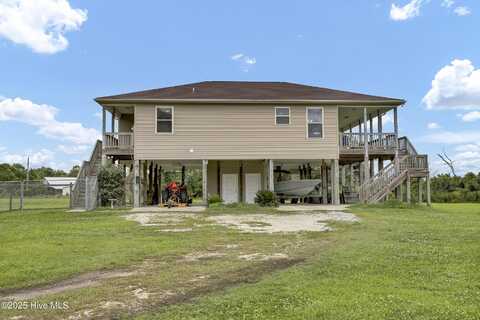 301 Intracoastal Court, Sneads Ferry, NC 28460