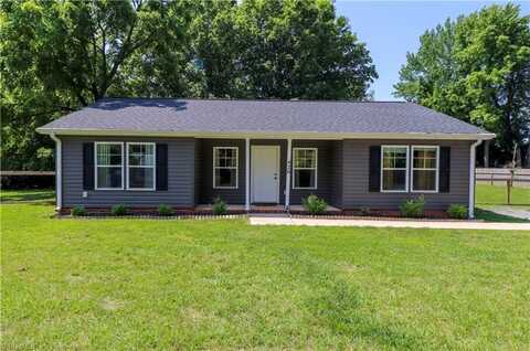 420 E Grandview Avenue, Liberty, NC 27298