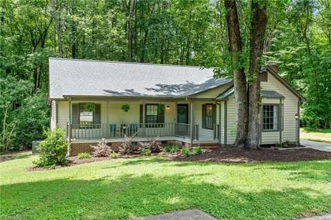 4421 Forest Walk Drive, Greensboro, NC 27455