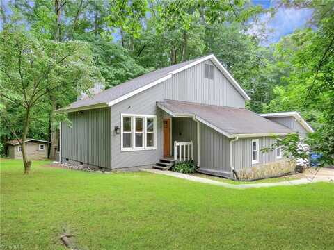 1205 Century Park Avenue, Kernersville, NC 27284