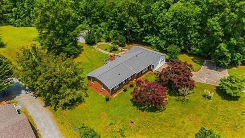 5300 Drake Road, Greensboro, NC 27406