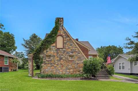 407 Hillcrest Avenue, Burlington, NC 27215