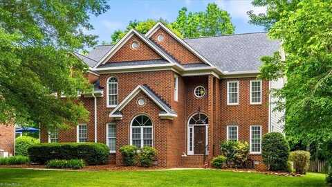 1905 Regents Park Lane, Greensboro, NC 27455