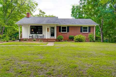 46 Robinhood Circle, Winston Salem, NC 27106