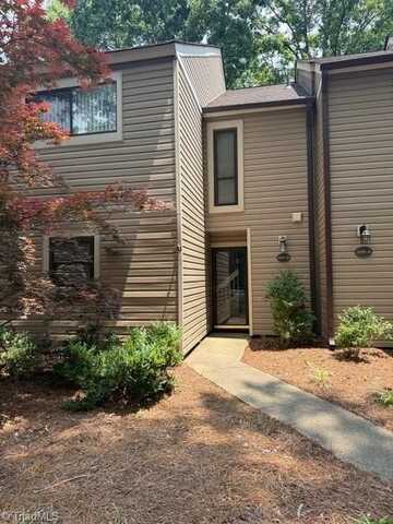 209 Village Lane, Greensboro, NC 27409