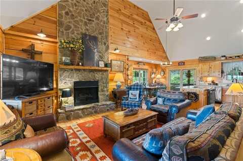 201 Cherokee Circle, Jefferson, NC 28640