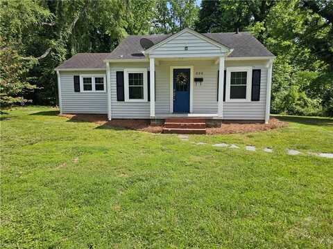 320 Avon Street, Mocksville, NC 27028