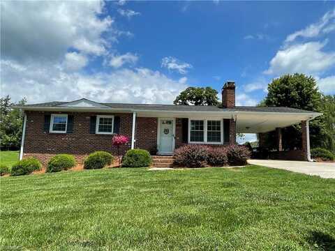 1026 Christian Drive, Pinnacle, NC 27043