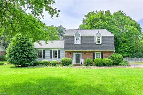 6848 Rollingwood Drive, Clemmons, NC 27012