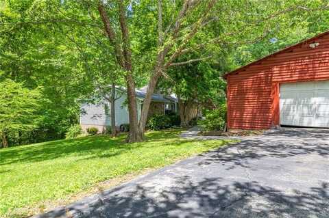 1134 Edwards Farm Road, King, NC 27021