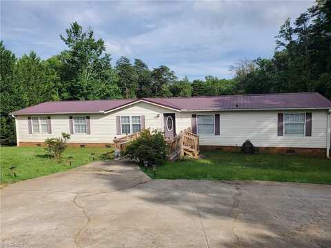 3947 NC Highway 8 S, Walnut Cove, NC 27052