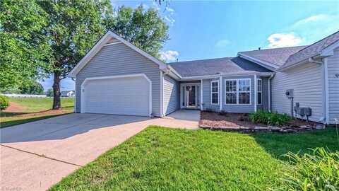 3590 Oak Chase Drive, High Point, NC 27265