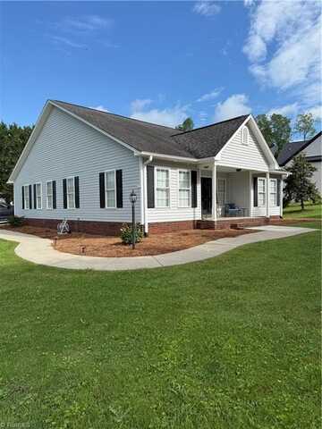 525 Bennett Street, Mount Airy, NC 27030