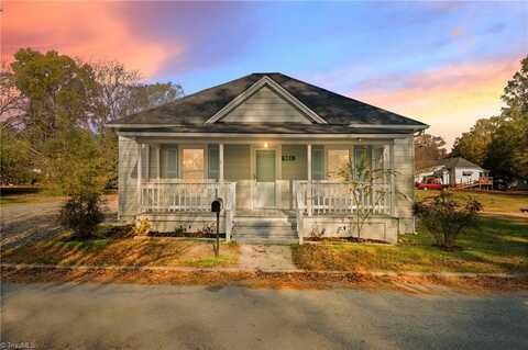 521 Walnut Street, Eden, NC 27288