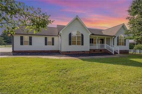 2216 Heritage View Lane, Thomasville, NC 27360