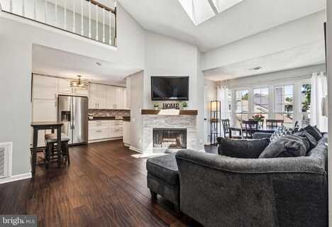 3901 GOLF TEE COURT, FAIRFAX, VA 22033