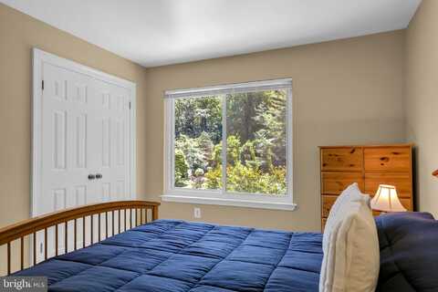 8033 CYPRESS GROVE LANE, CABIN JOHN, MD 20818