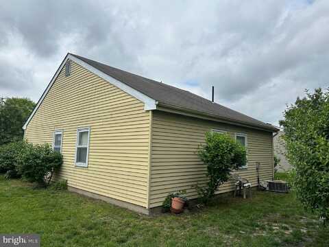 38 NARBERTH PLACE, SOUTHAMPTON, NJ 08088