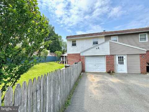 807 RABBIT LANE, READING, PA 19606
