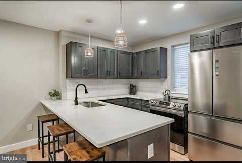 221 W 6TH STREET, WILMINGTON, DE 19801