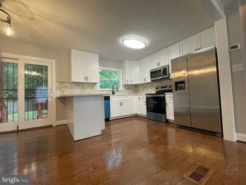 2011 ENGLISH OAK COURT, WALDORF, MD 20601