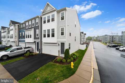 18216 SUMMIT POINTE DRIVE, TRIANGLE, VA 22172