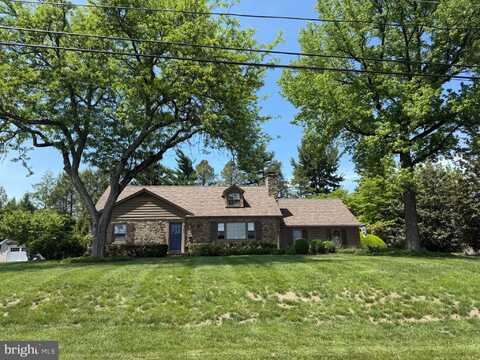240 HILLENDALE DRIVE, DOYLESTOWN, PA 18901