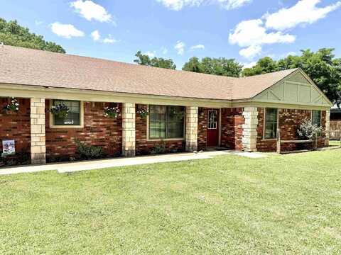 1814 Valley Rd, Lahoma, OK 73754