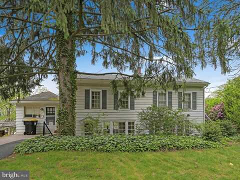 2240 MAHANTONGO STREET, POTTSVILLE, PA 17901