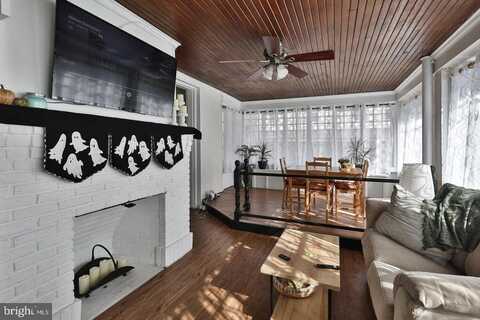 215 GREEN LANE, PHILADELPHIA, PA 19128