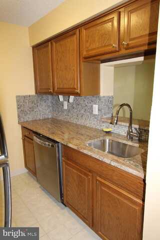 1806 RAVENS CREST DRIVE, PLAINSBORO, NJ 08536