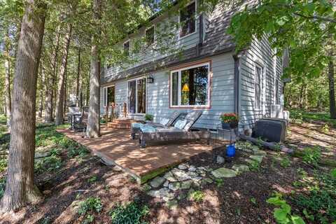 6943 Bay Shore Dr, Egg Harbor, WI 54209